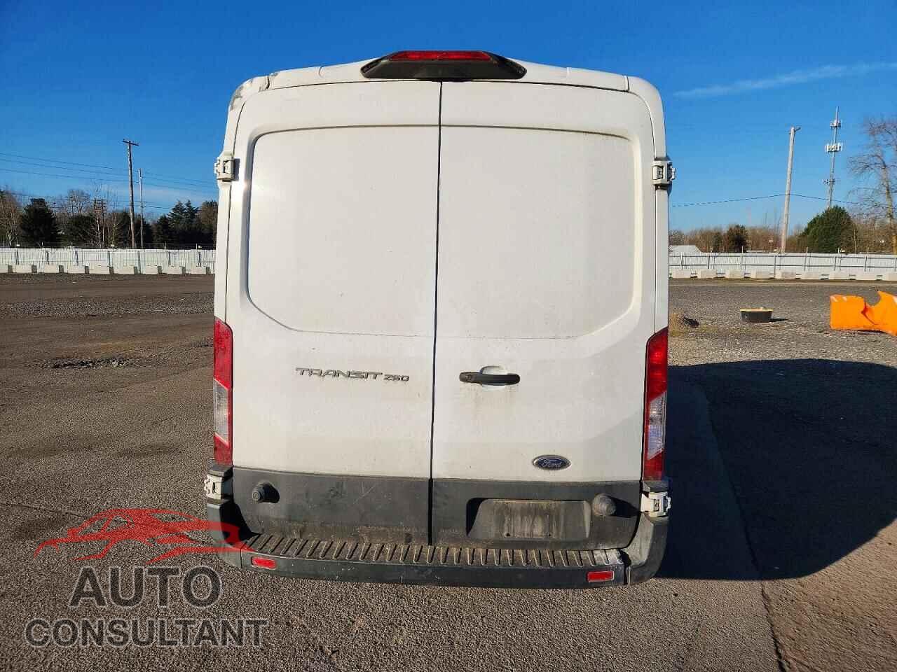 FORD TRANSIT 2018 - 1FTYR2CMXJKA19907