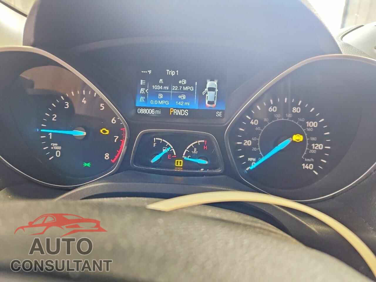 FORD ESCAPE 2017 - 1FMCU9G96HUB74424