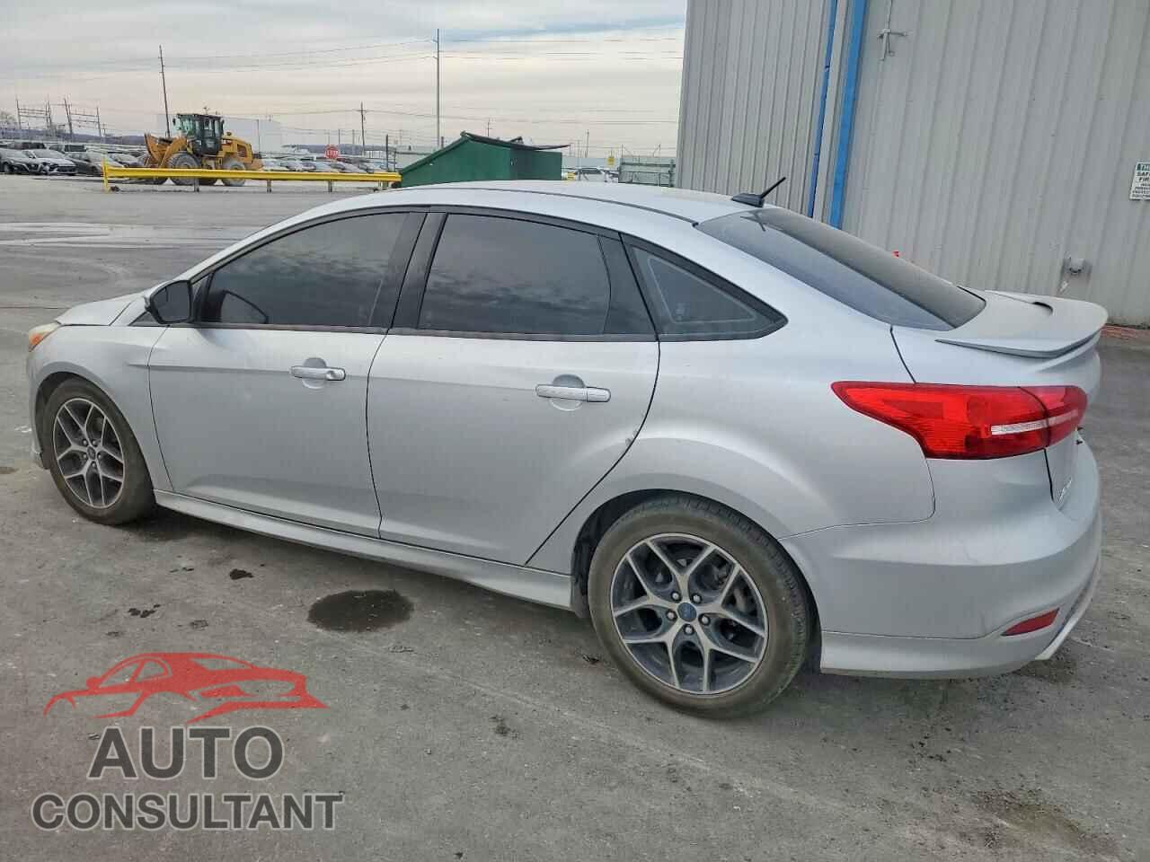 FORD FOCUS 2015 - 1FADP3F27FL210728