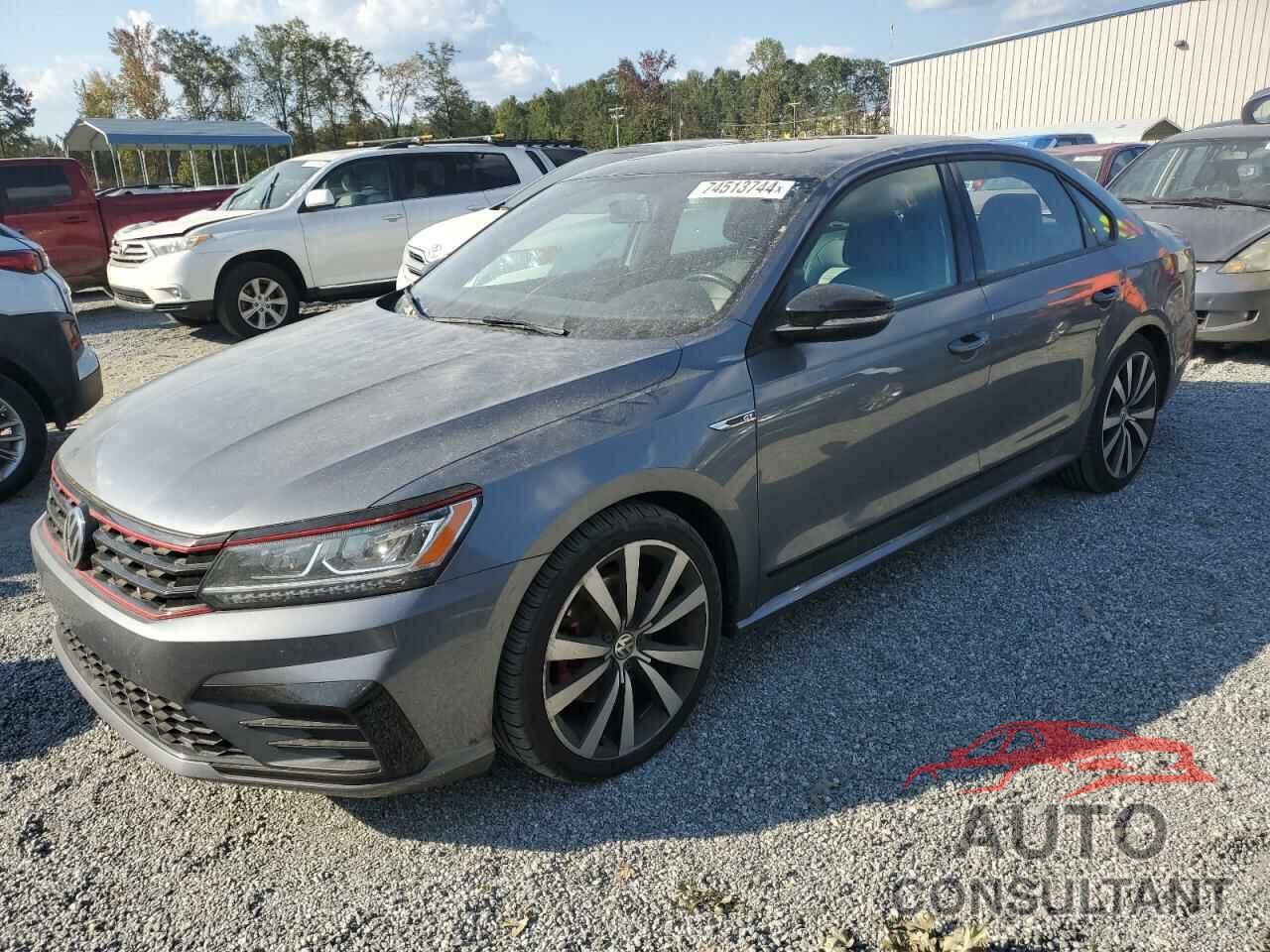 VOLKSWAGEN PASSAT 2018 - 1VWJM7A3XJC050511