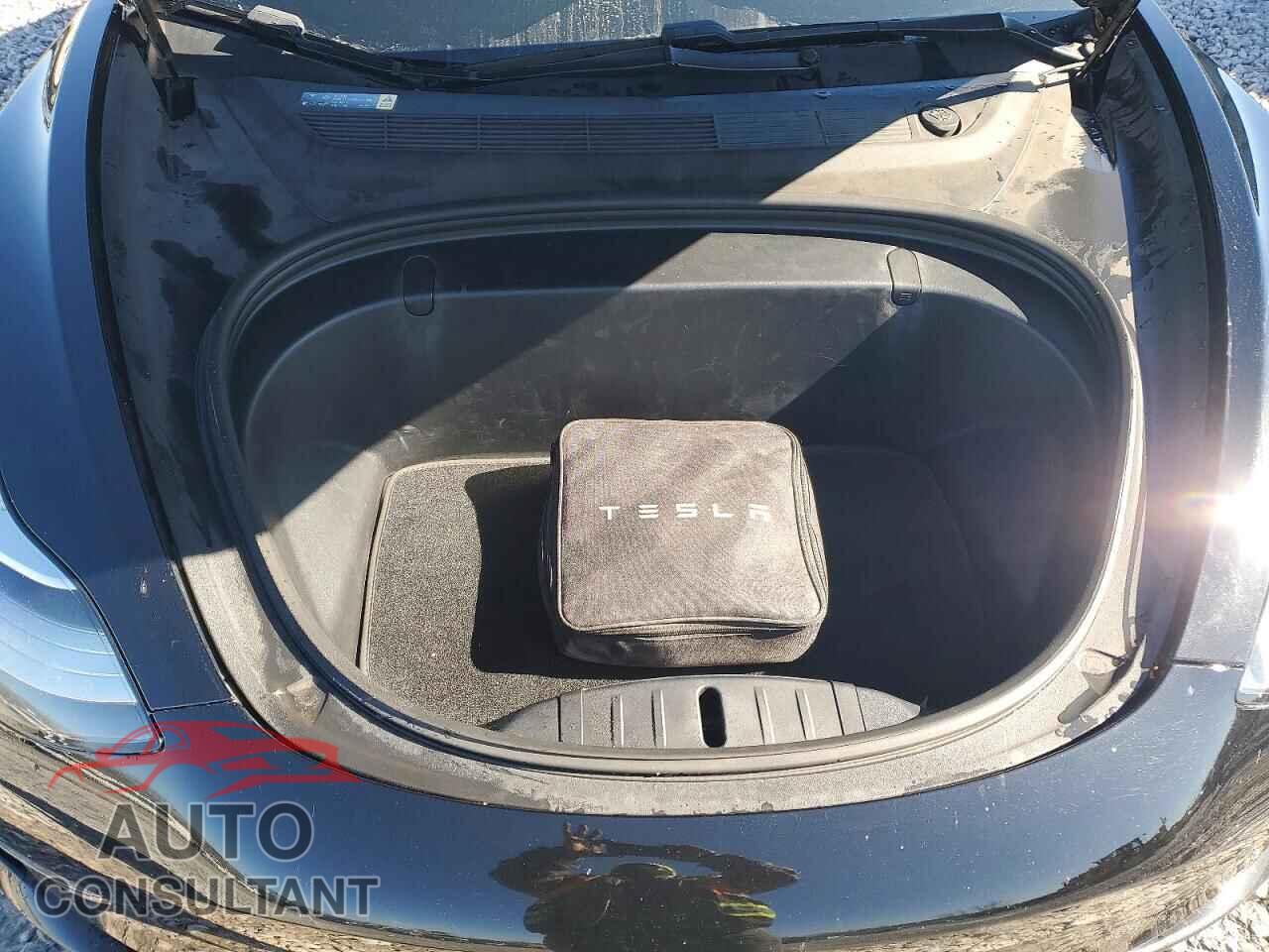 TESLA MODEL 3 2018 - 5YJ3E1EA6JF050166