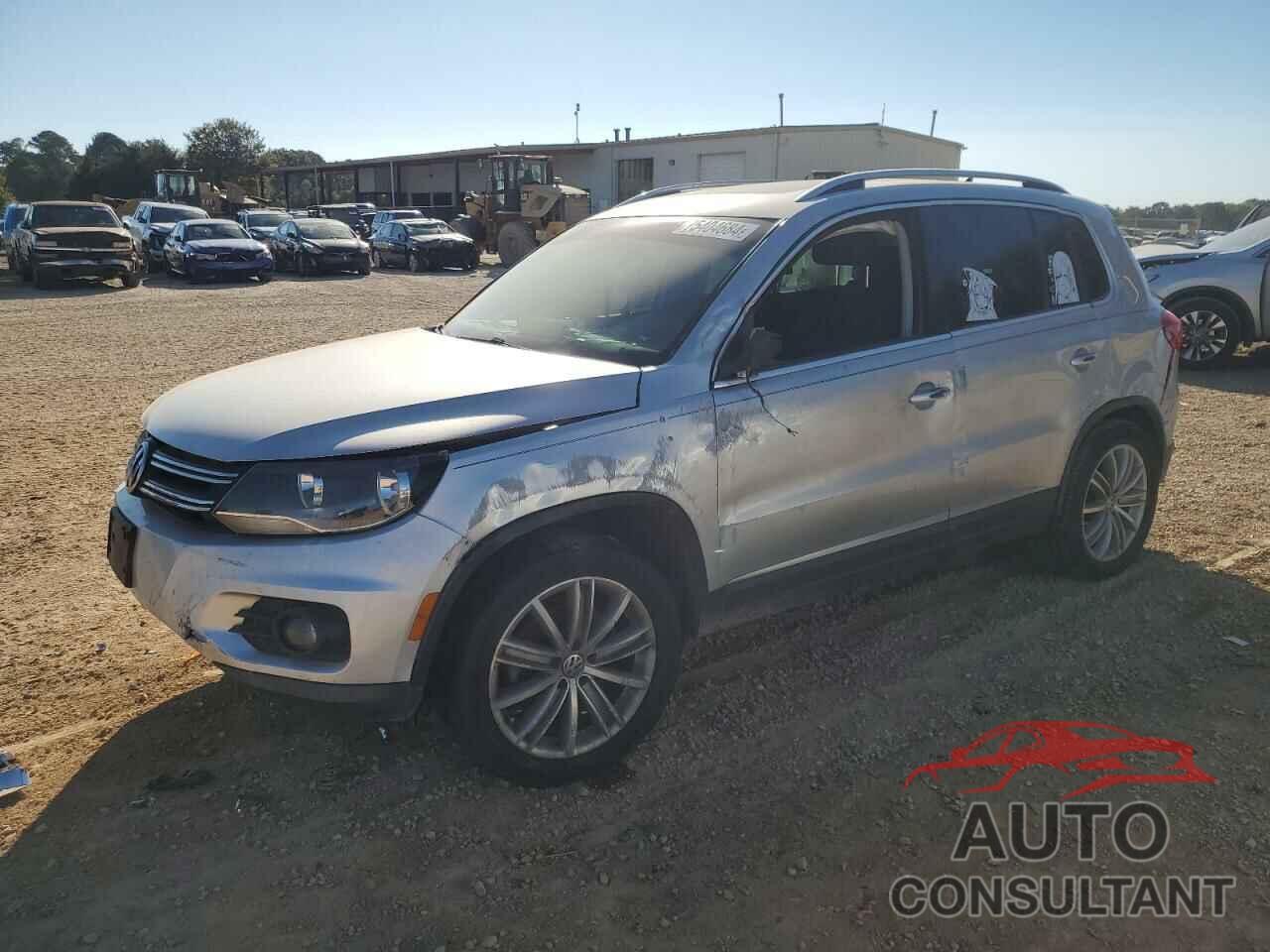 VOLKSWAGEN TIGUAN 2015 - WVGAV7AX0FW604207