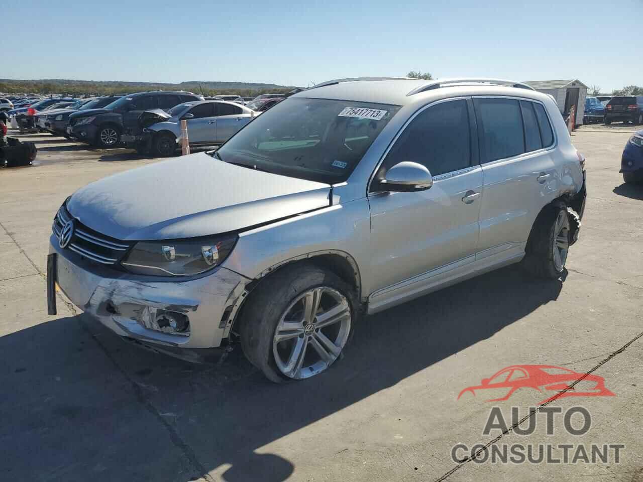 VOLKSWAGEN TIGUAN 2016 - WVGAV7AX7GW043148