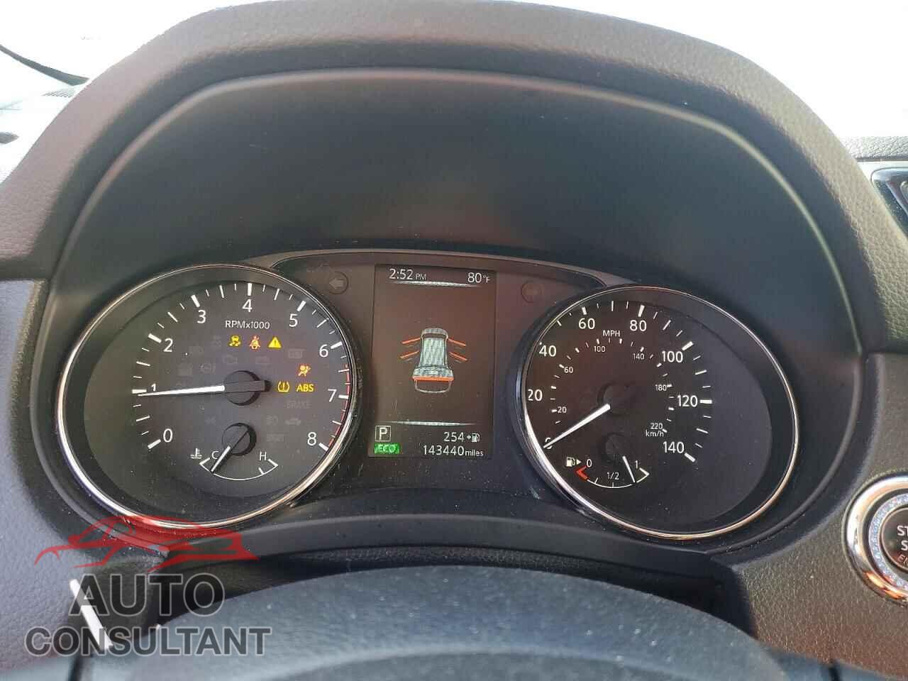 NISSAN ROGUE 2017 - KNMAT2MT2HP537306