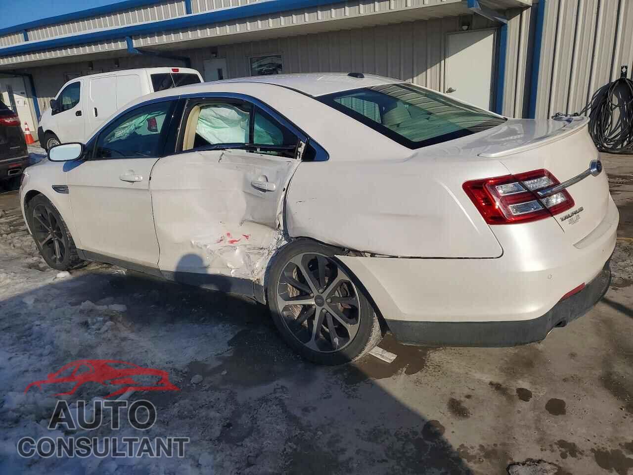 FORD TAURUS 2015 - 1FAHP2F82FG193605