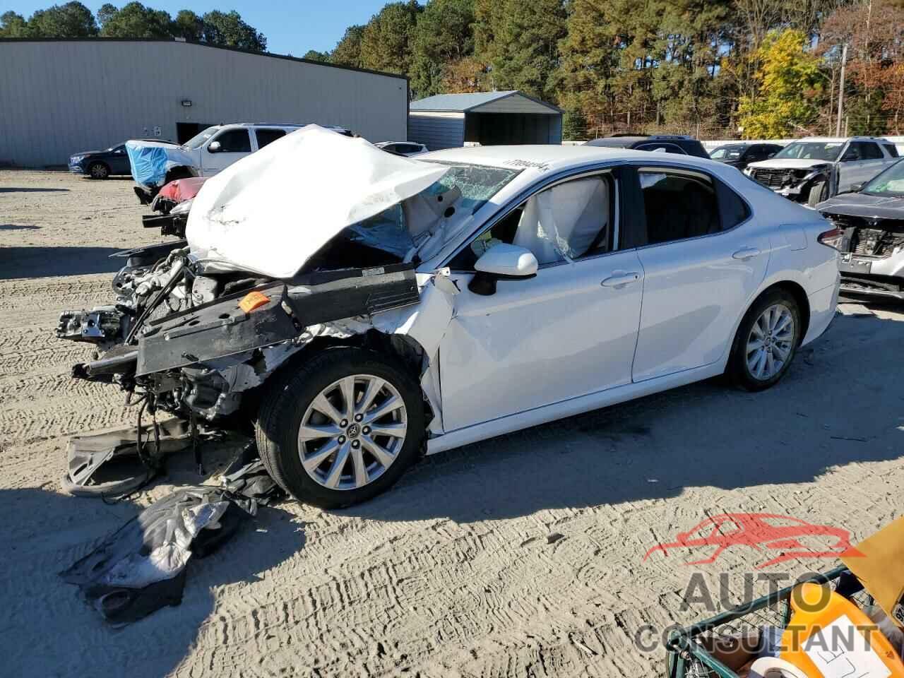 TOYOTA CAMRY 2020 - 4T1C11AK7LU940028