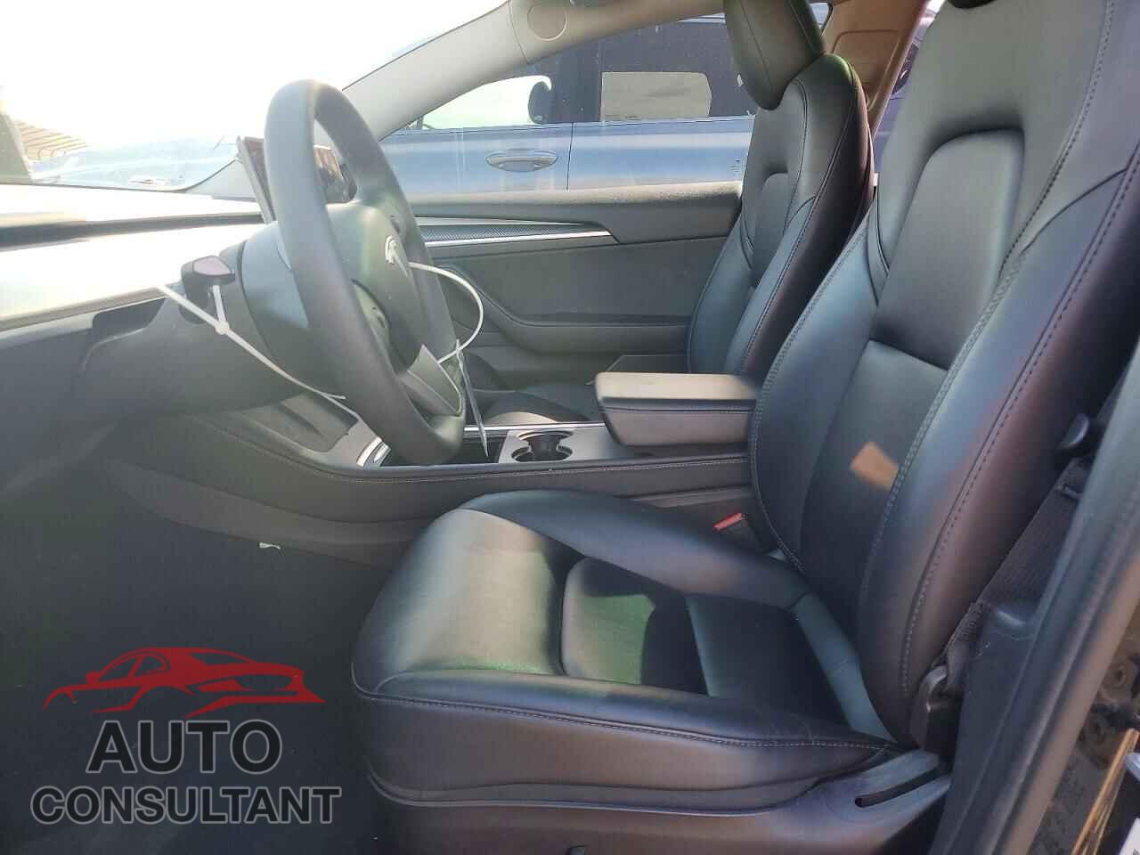 TESLA MODEL 3 2022 - 5YJ3E1EA6NF303900