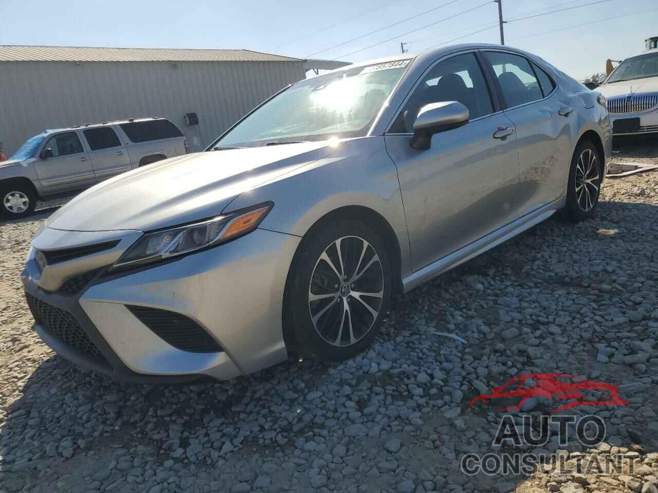 TOYOTA CAMRY 2018 - 4T1B11HK0JU096686