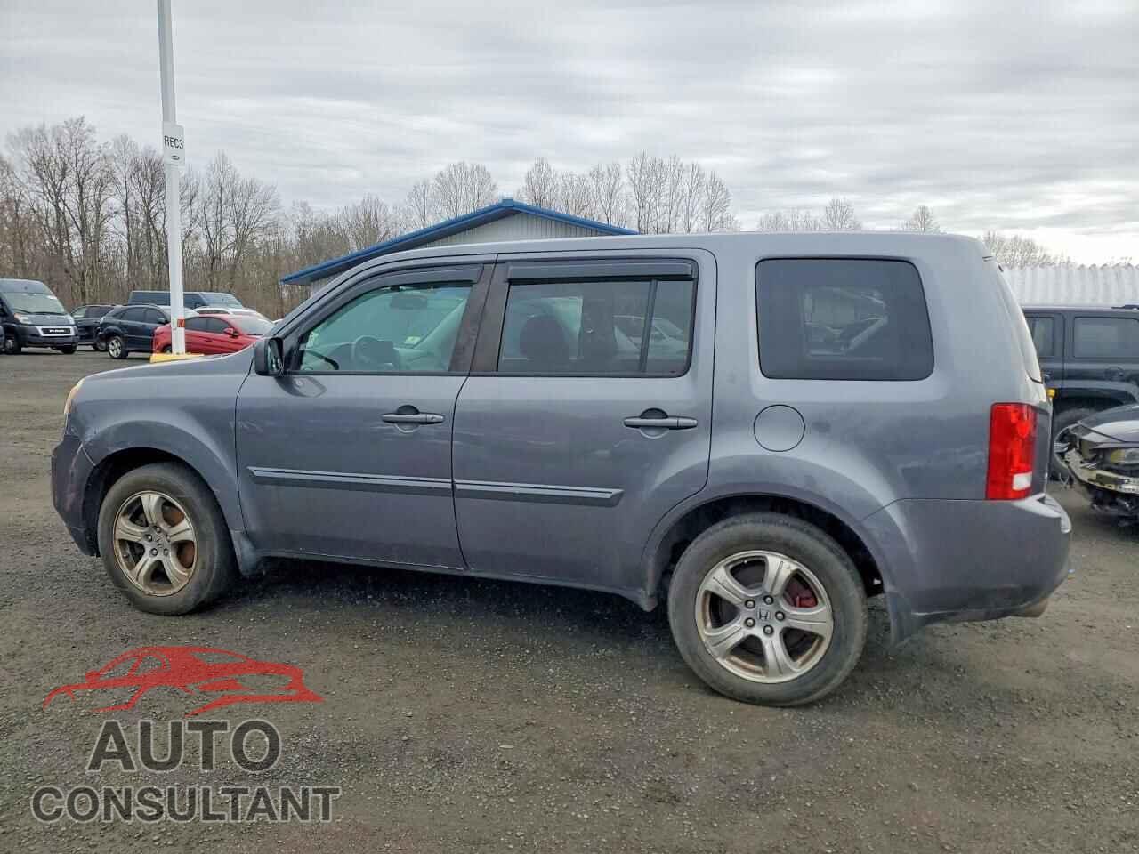 HONDA PILOT 2015 - 5FNYF4H74FB006257