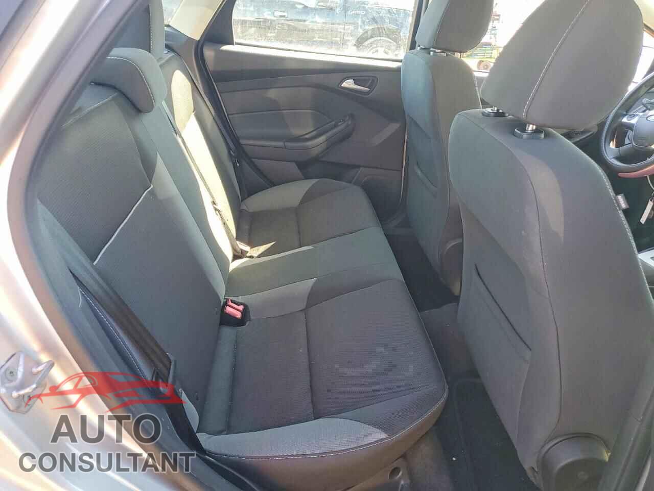FORD FOCUS 2014 - 1FADP3F26EL142811