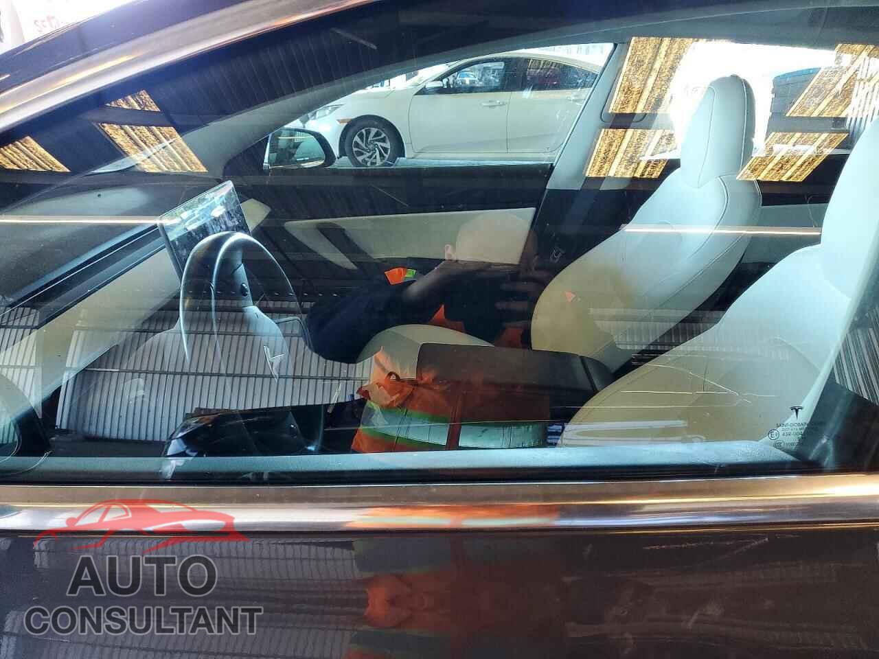 TESLA MODEL 3 2018 - 5YJ3E1EA8JF155596
