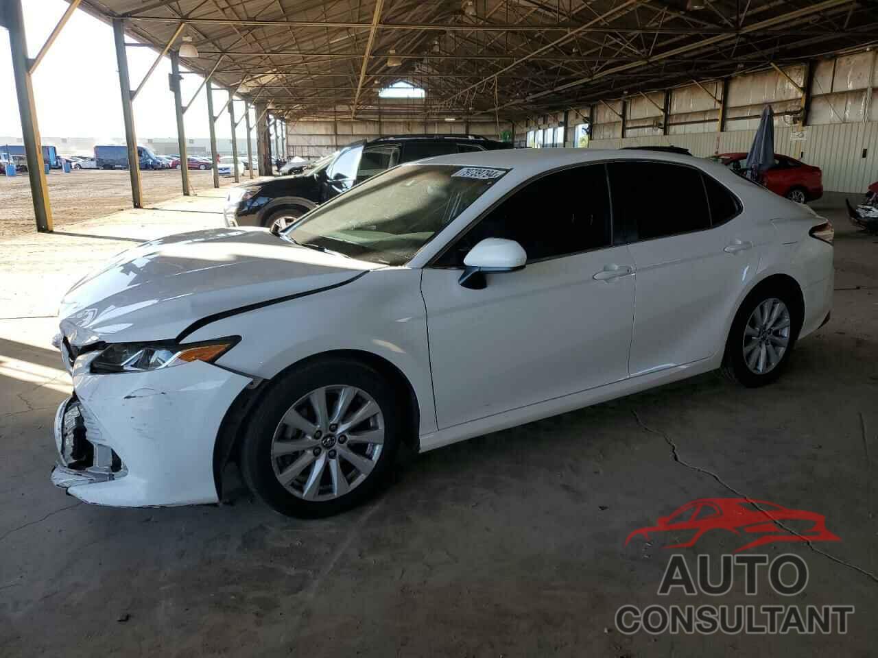 TOYOTA CAMRY 2018 - 4T1B11HK5JU604568