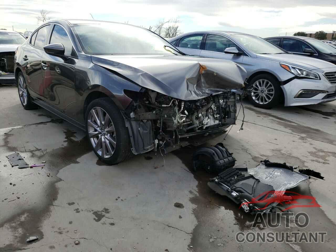 MAZDA 3 2019 - JM1BPBDM8K1118372