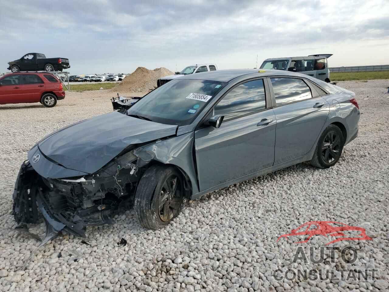 HYUNDAI ELANTRA 2022 - KMHLM4AG1NU332139