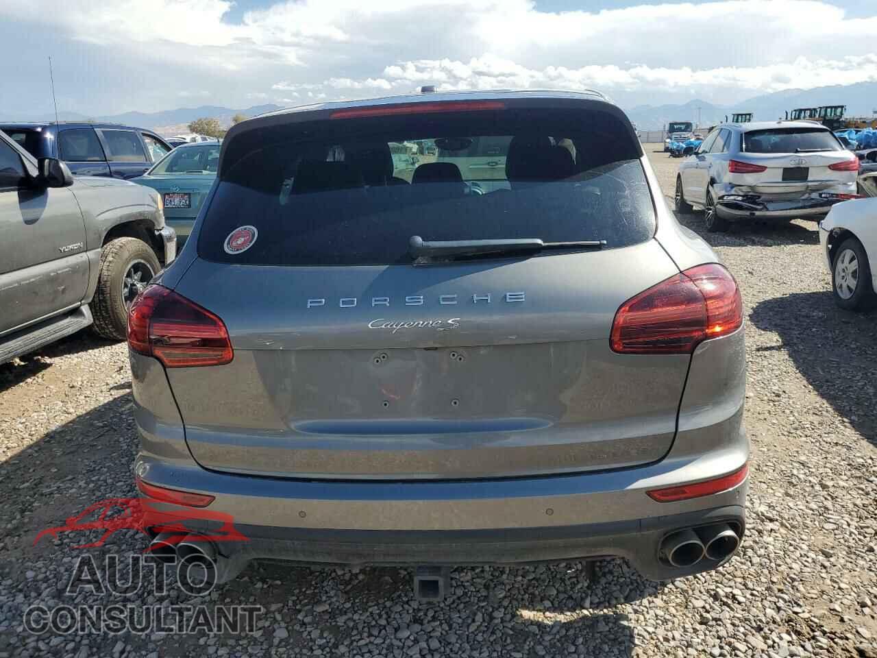 PORSCHE CAYENNE 2017 - WP1AB2A29HLA52651