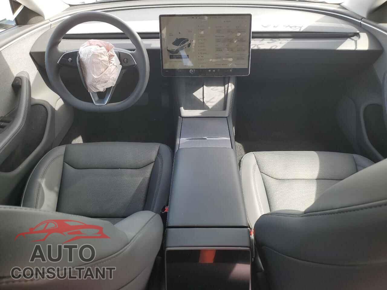TESLA MODEL 3 2024 - 5YJ3E1EA4RF733219