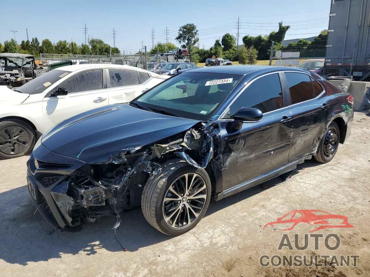 TOYOTA CAMRY 2018 - 4T1B11HK0JU576095