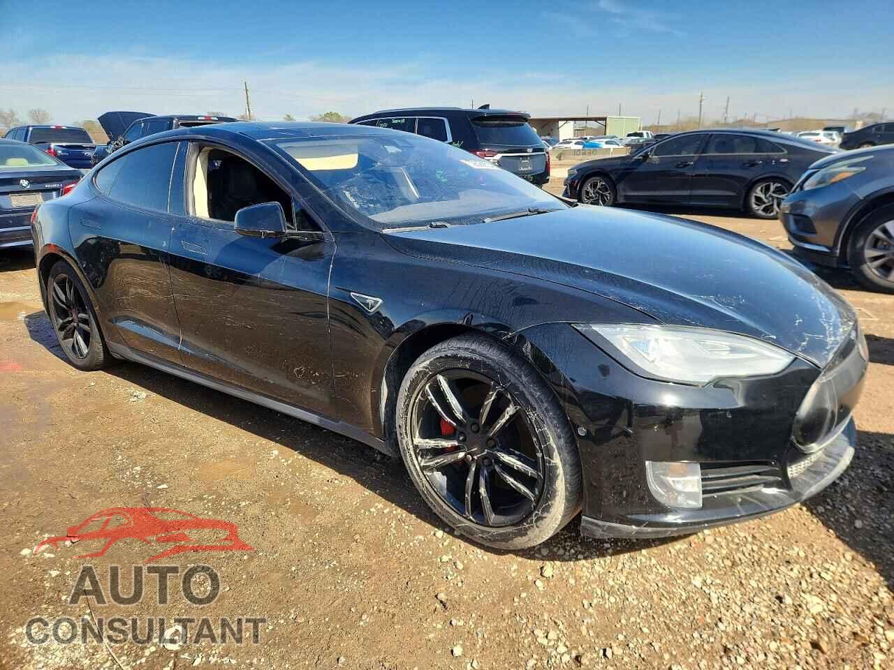 TESLA MODEL S 2015 - 5YJSA1S13FF100329