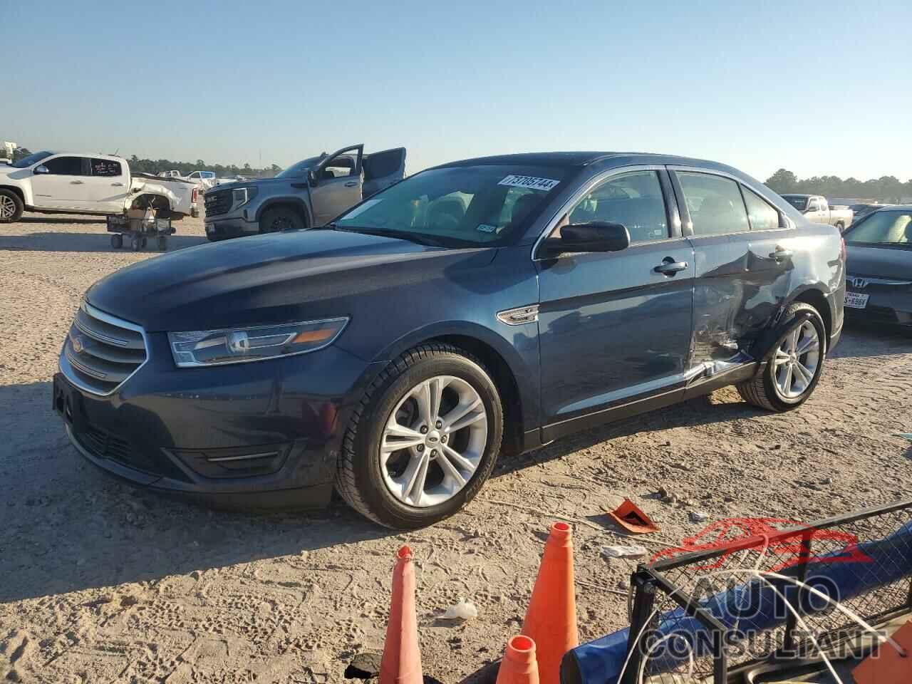 FORD TAURUS 2017 - 1FAHP2E80HG115683