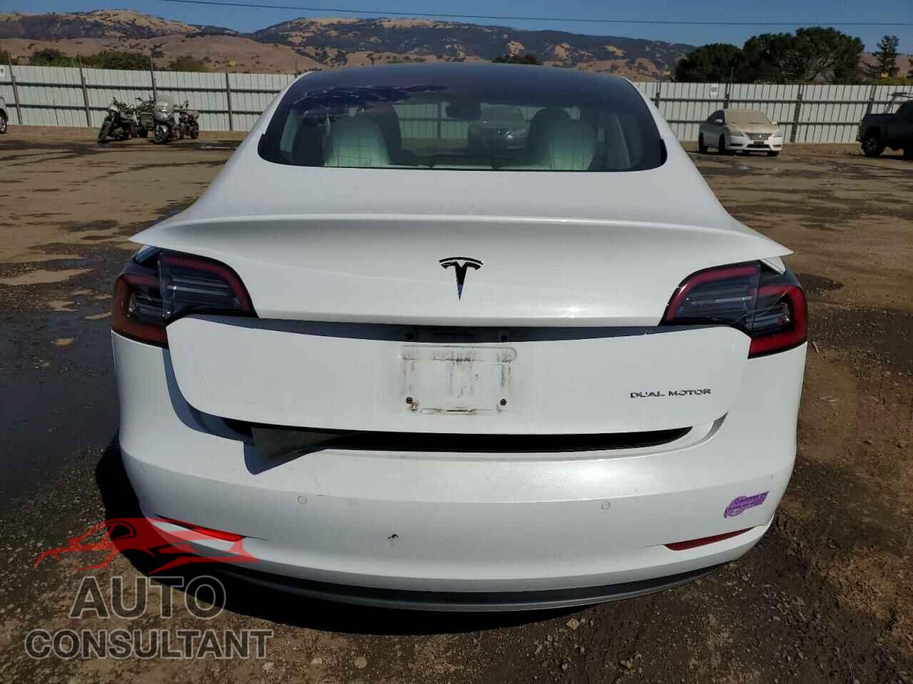 TESLA MODEL 3 2018 - 5YJ3E1EB5JF074886
