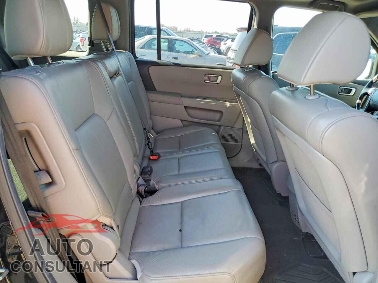 HONDA PILOT 2012 - 5FNYF4H50CB007724