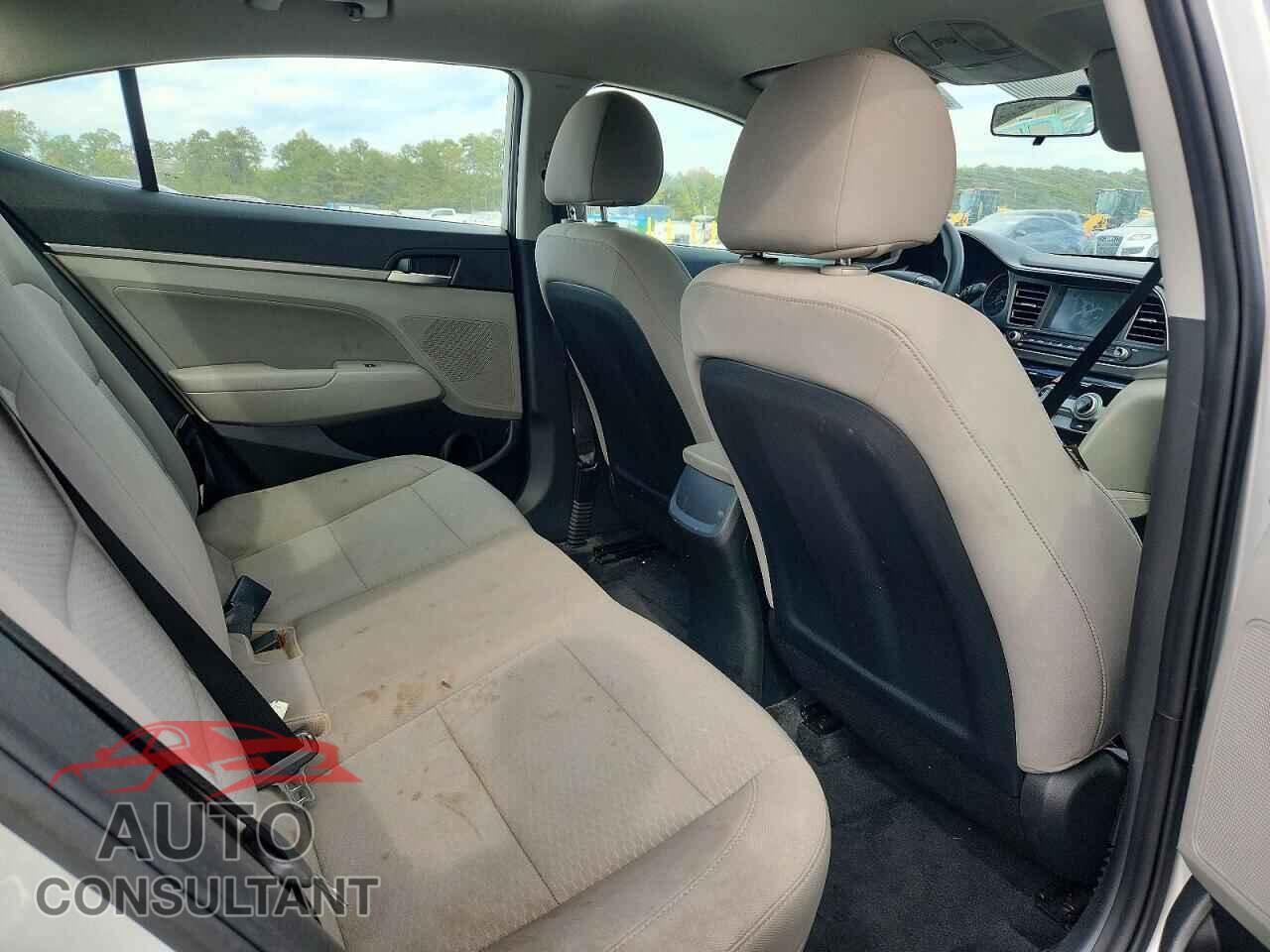 HYUNDAI ELANTRA 2019 - 5NPD84LF4KH417841