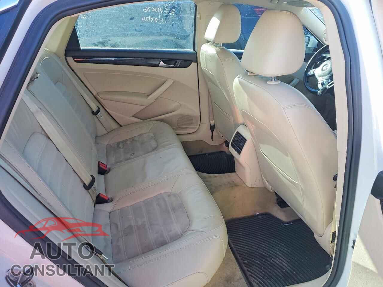 VOLKSWAGEN PASSAT 2014 - 1VWCS7A35EC091908