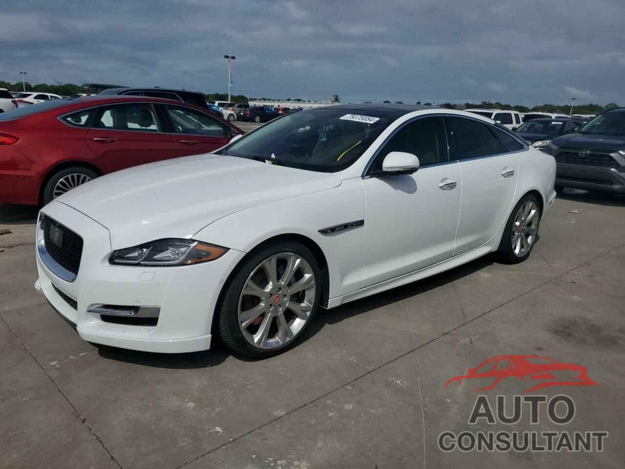 JAGUAR XJ 2016 - SAJWA1C72G8V95811