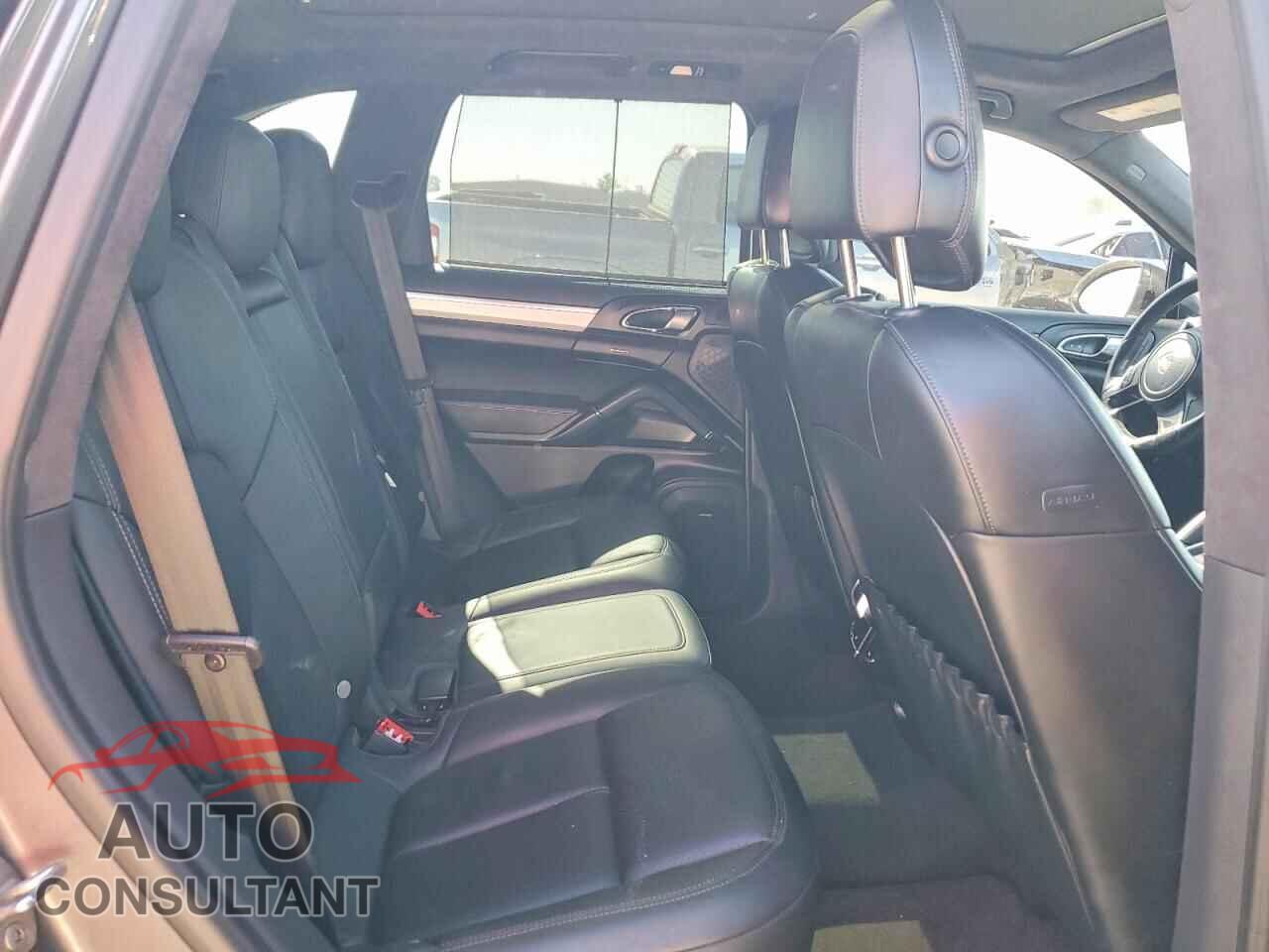 PORSCHE CAYENNE 2013 - WP1AD2A20DLA78463