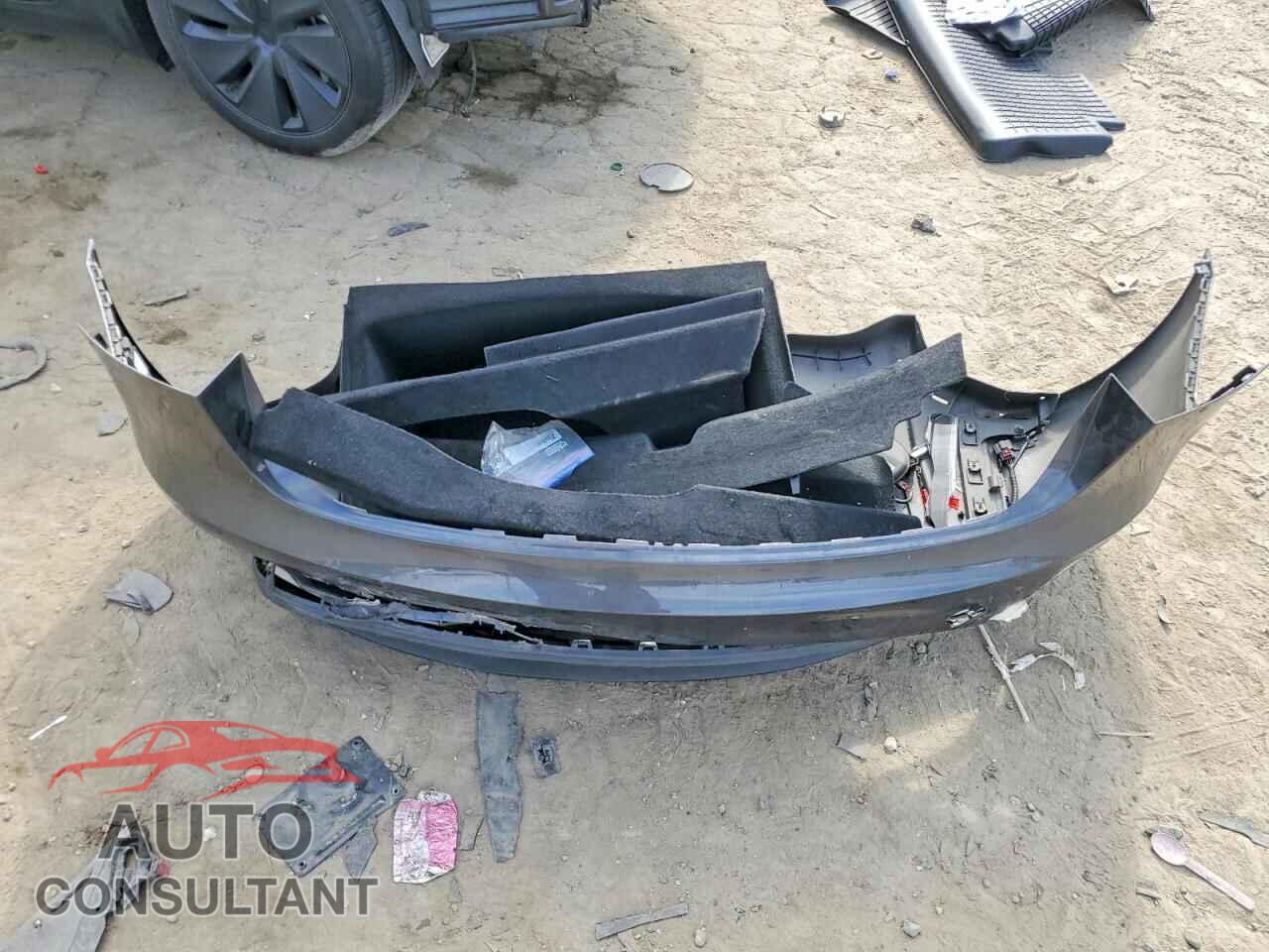 TESLA MODEL 3 2024 - 5YJ3E1EA0RF744458