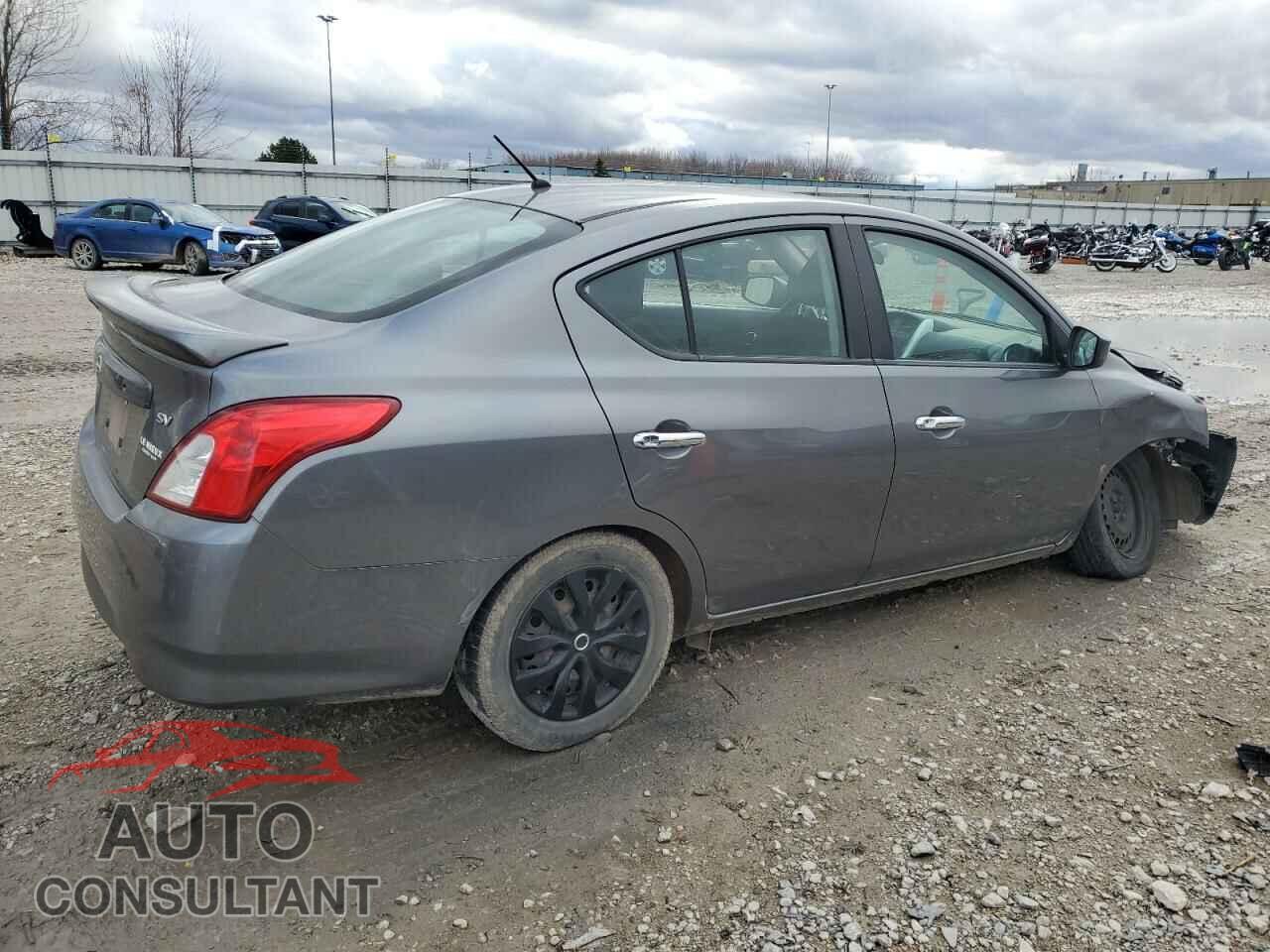 NISSAN VERSA 2018 - 3N1CN7AP1JL813776