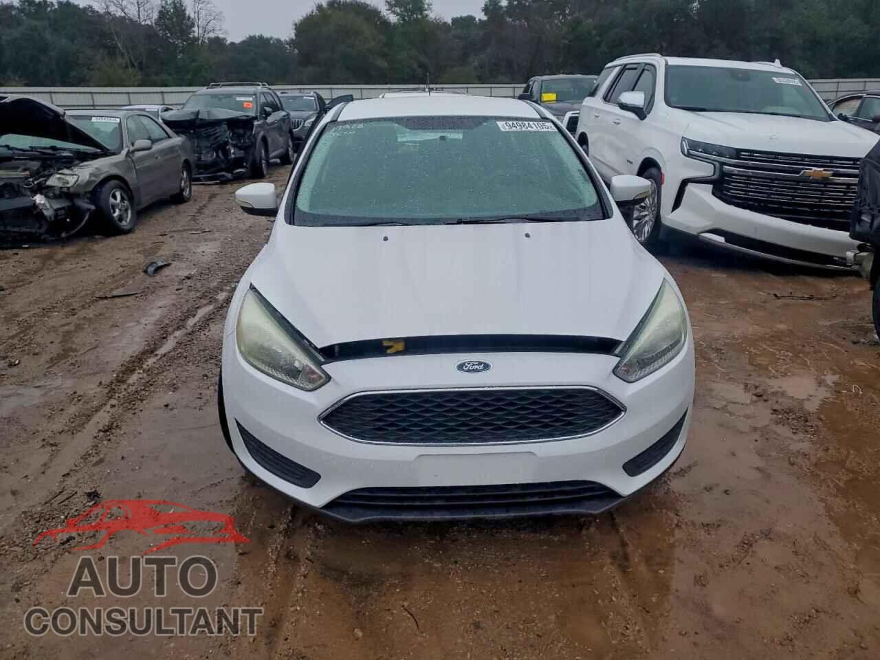 FORD FOCUS 2015 - 1FADP3K29FL204631
