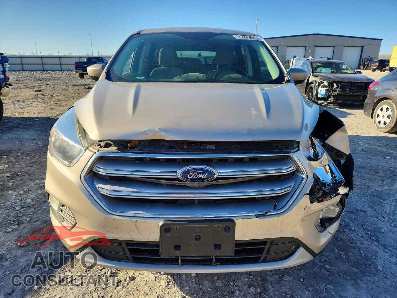 FORD ESCAPE 2017 - 1FMCU0G96HUD56653