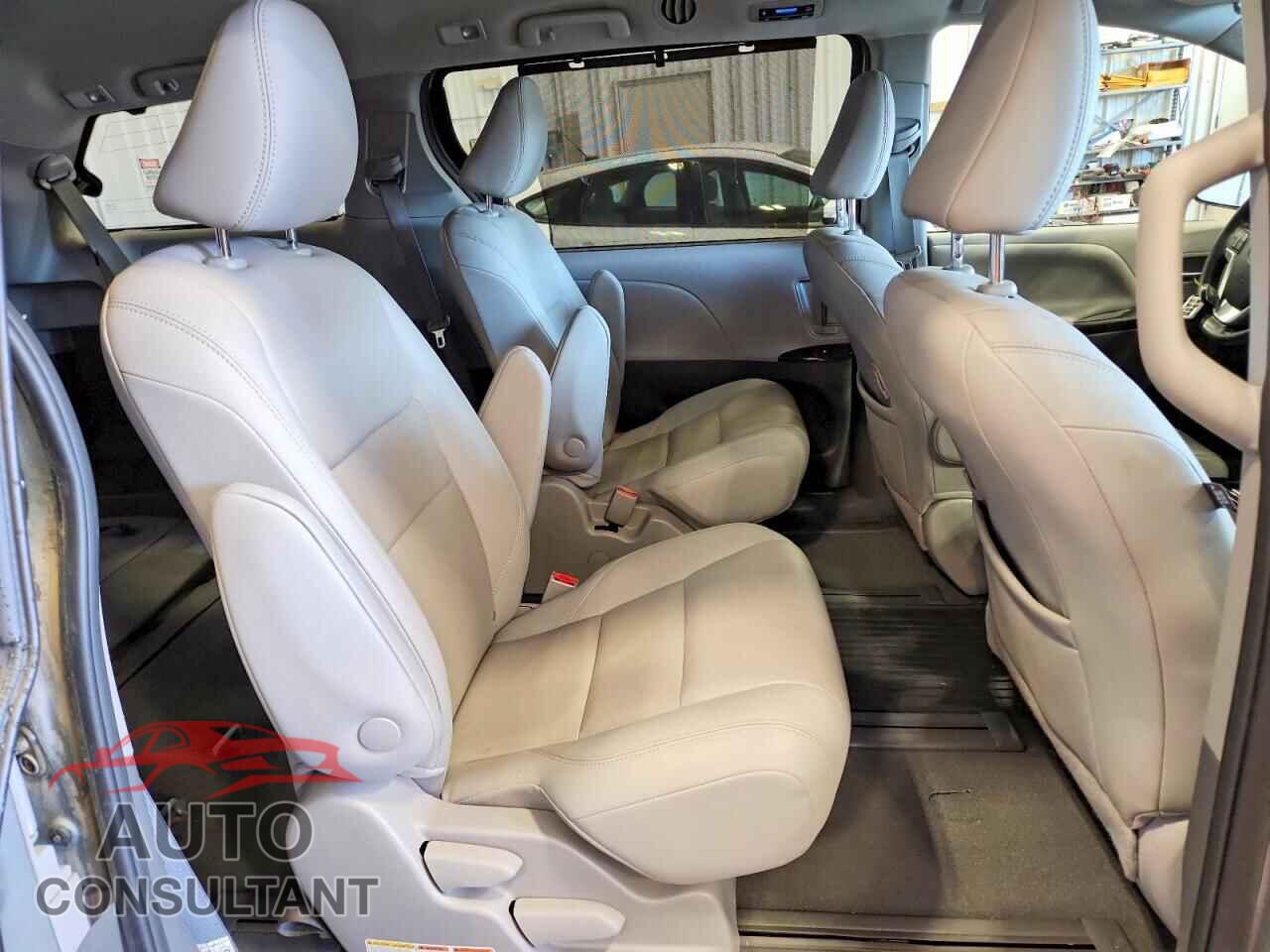 TOYOTA SIENNA 2020 - 5TDDZ3DC6LS242595