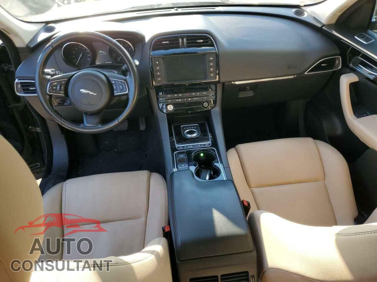JAGUAR F-PACE 2017 - SADCJ2BV3HA084548
