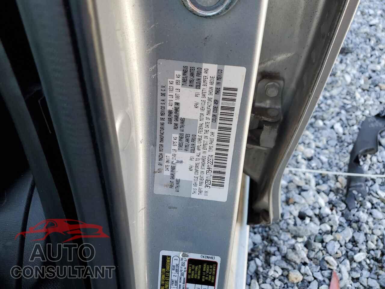 MAZDA 3 2017 - 3MZBN1U76HM122374