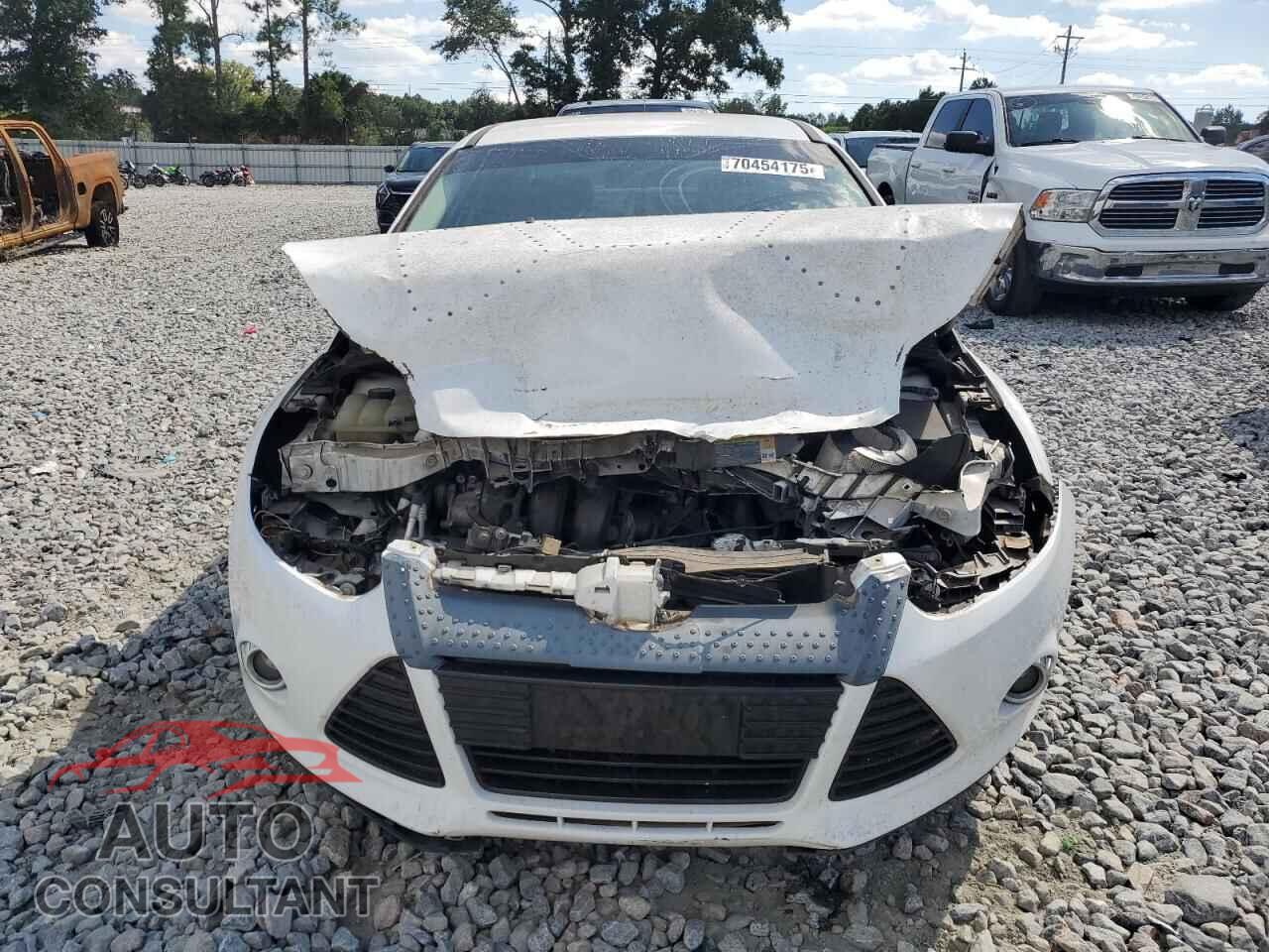 FORD FOCUS 2012 - 1FAHP3F2XCL402450