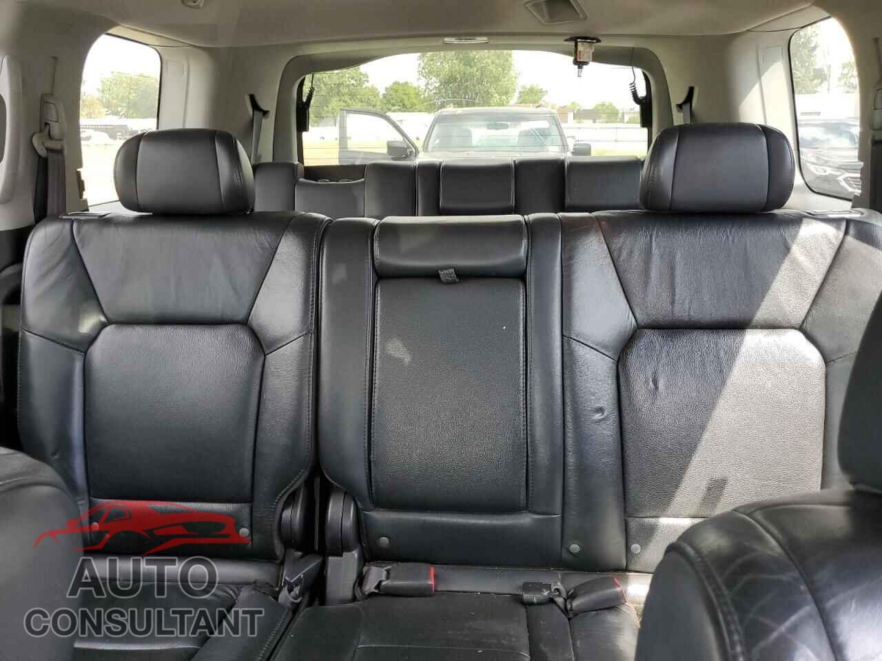 HONDA PILOT 2011 - 5FNYF4H52BB022305