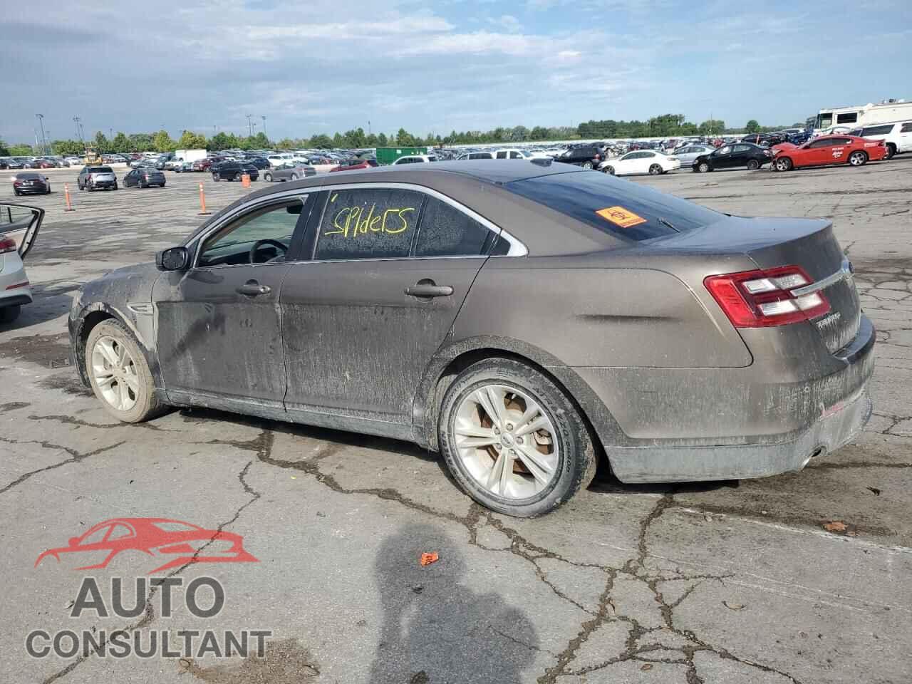 FORD TAURUS 2015 - 1FAHP2E82FG156975