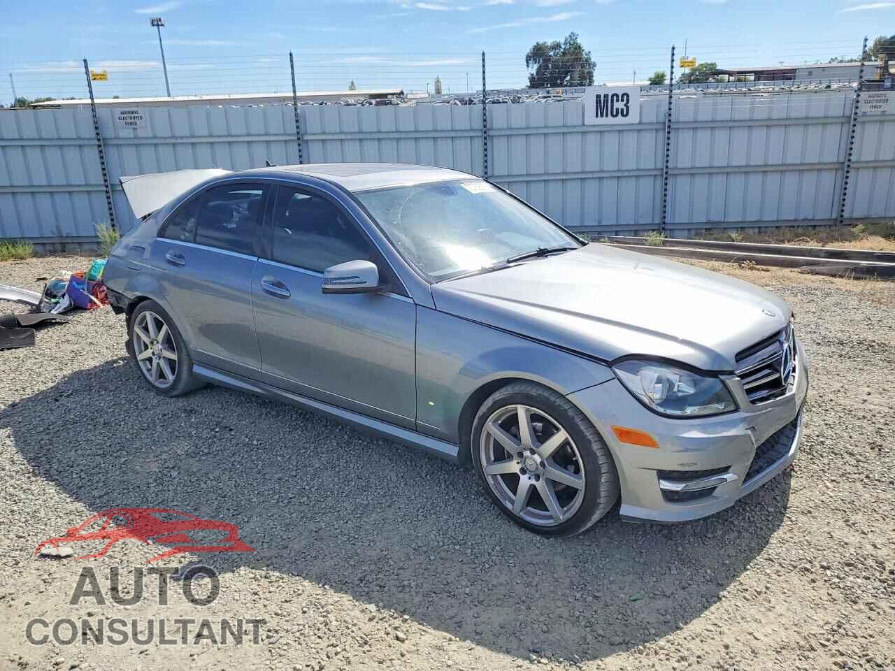 MERCEDES-BENZ C-CLASS 2014 - WDDGF4HB1EA956041