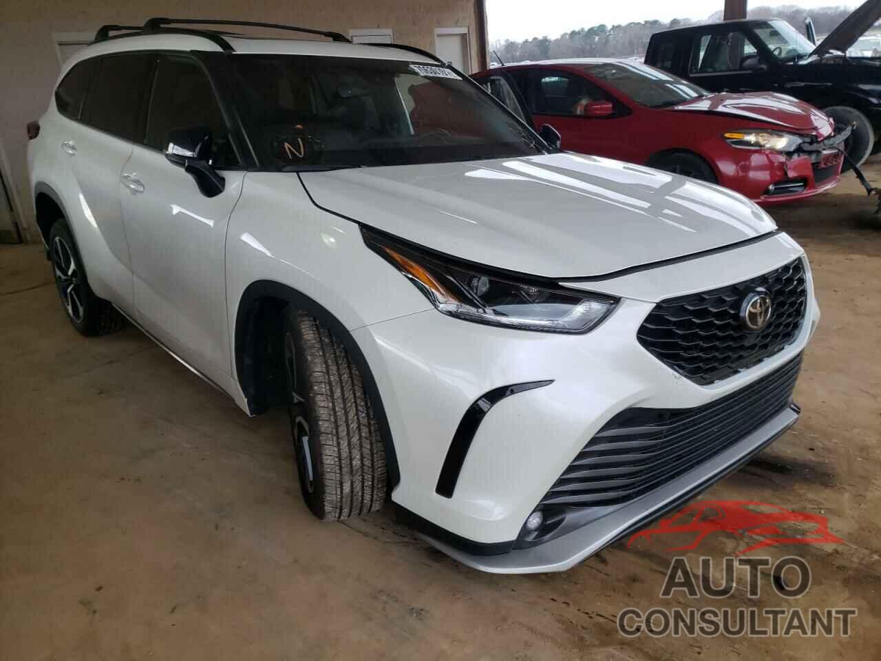 TOYOTA HIGHLANDER 2021 - 5TDLZRAHXMS034171