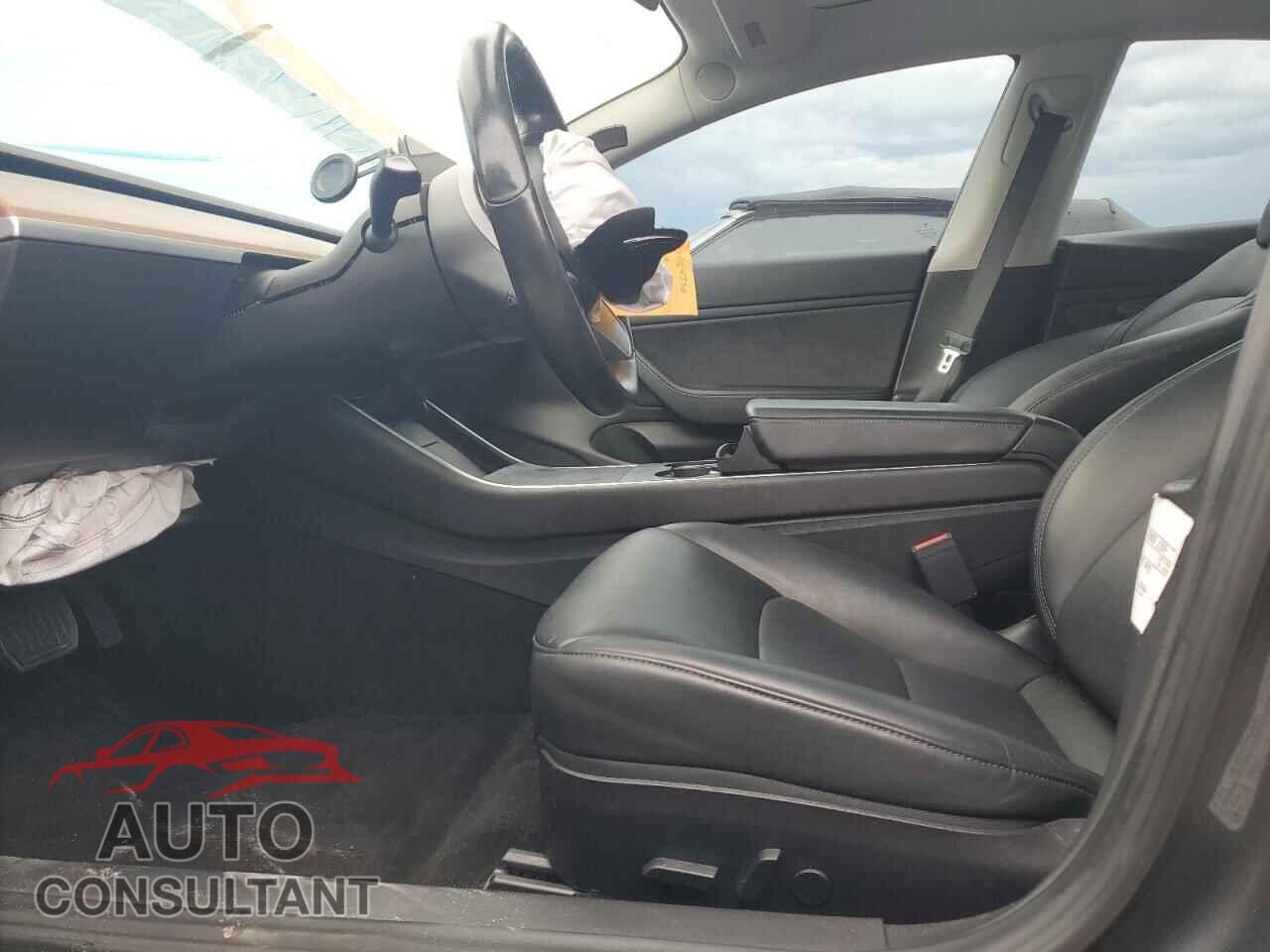 TESLA MODEL 3 2019 - 5YJ3E1EA8KF298517