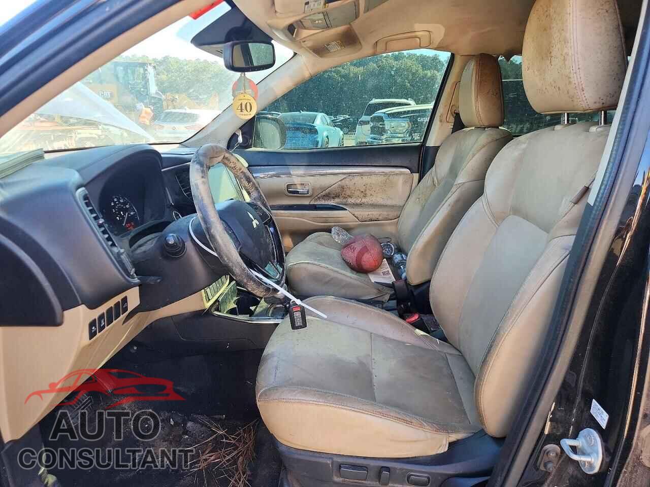 MITSUBISHI OUTLANDER 2020 - JA4AD3A39LZ008093