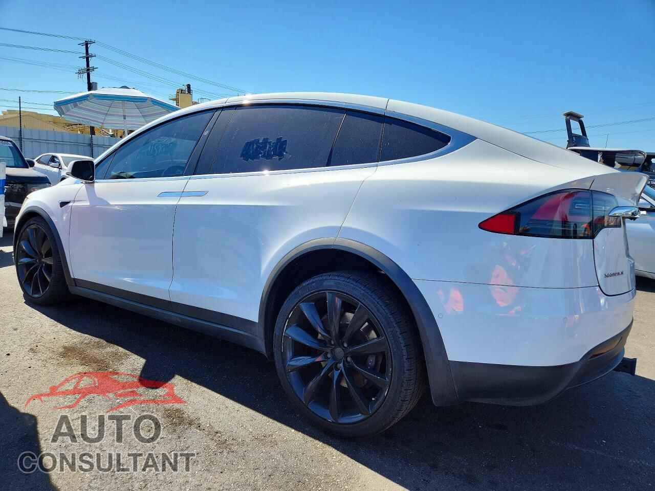 TESLA MODEL X 2016 - 5YJXCBE20GF025584