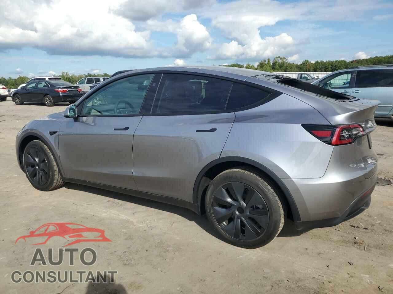 TESLA MODEL Y 2024 - 7SAYGDEE5RA319595