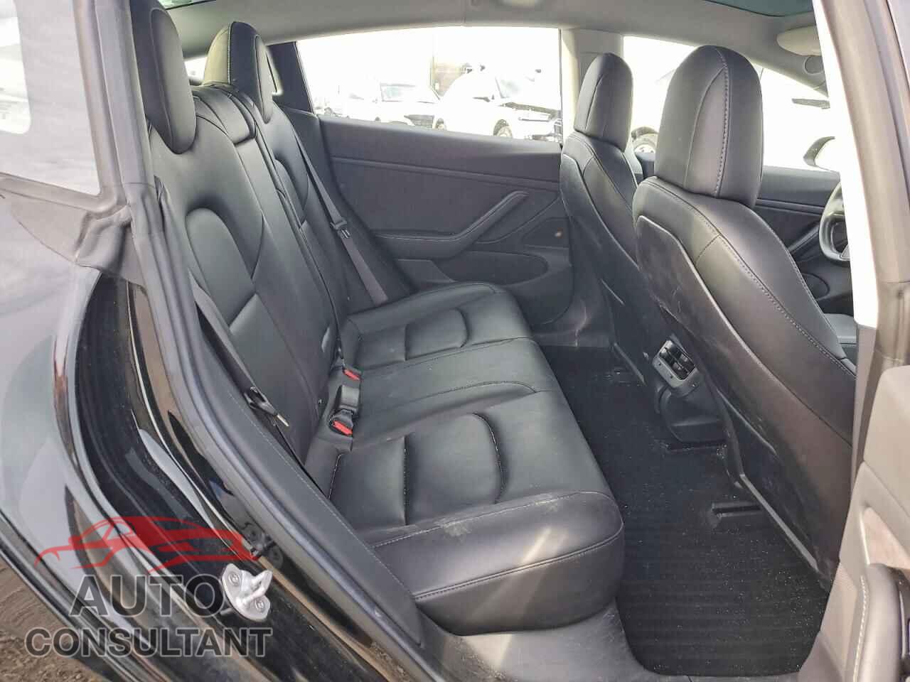 TESLA MODEL 3 2018 - 5YJ3E1EB9JF086555