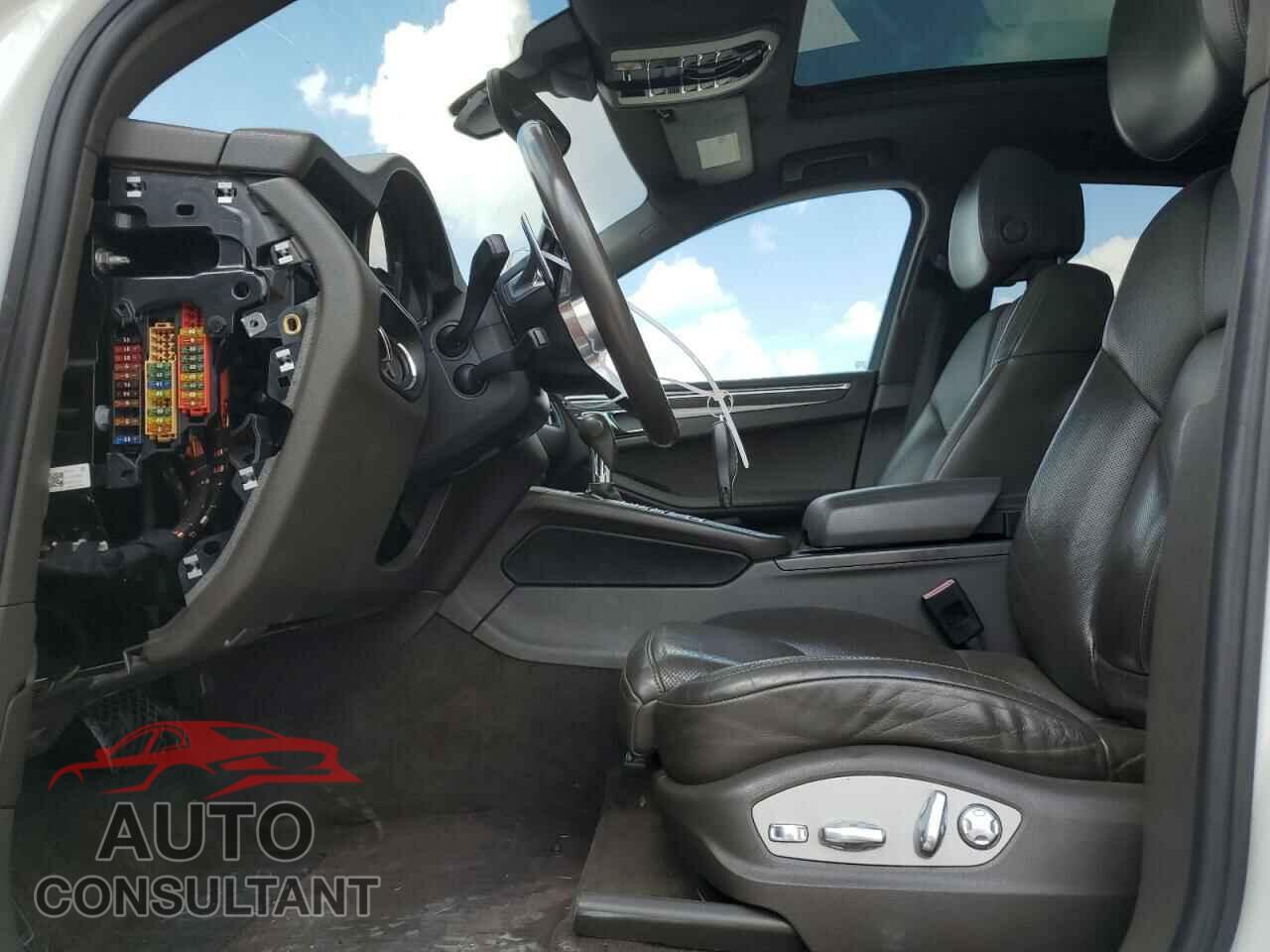 PORSCHE MACAN 2016 - WP1AB2A5XGLB48751