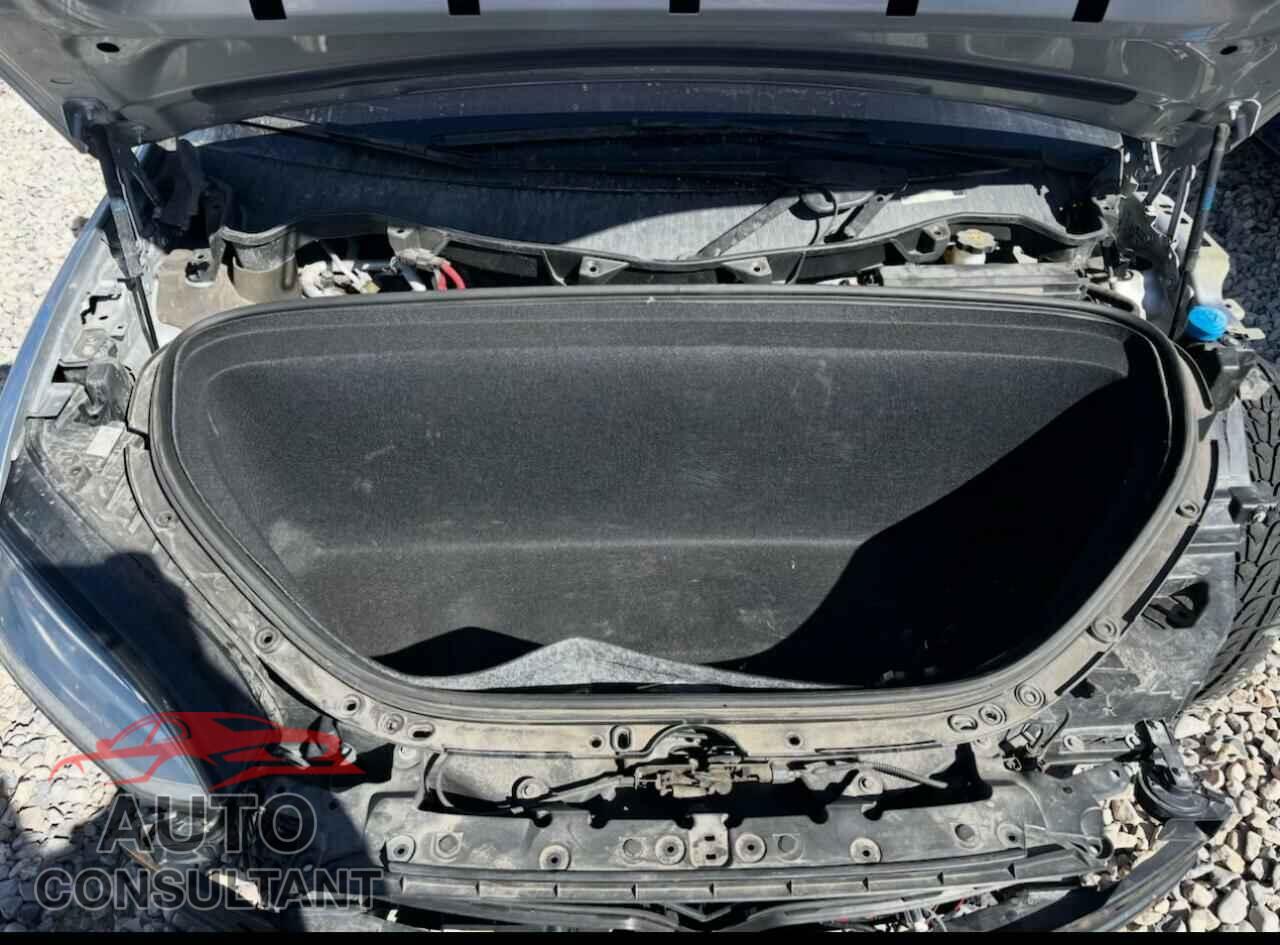 TESLA MODEL X 2017 - 5YJXCAE47HF052133
