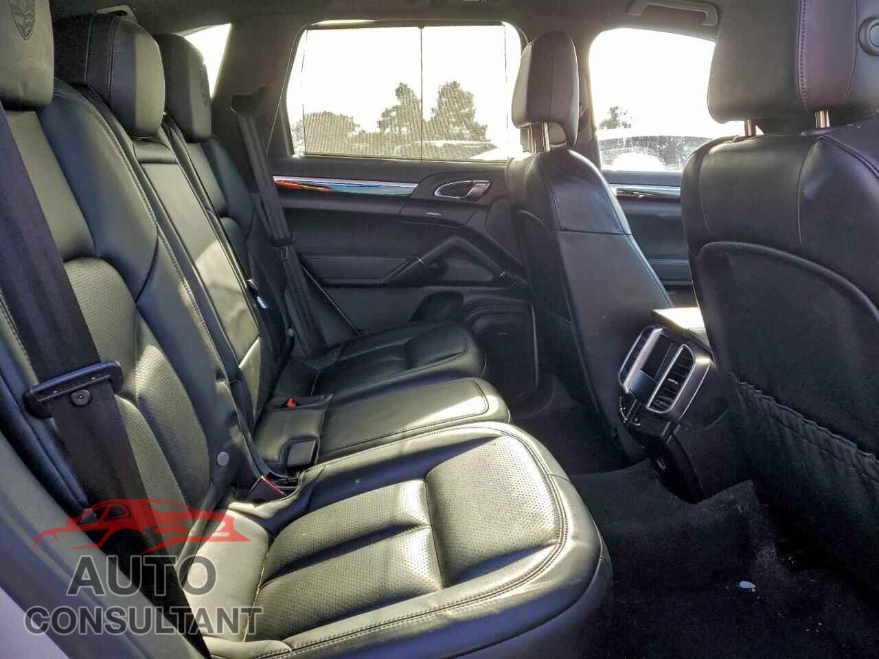 PORSCHE CAYENNE 2017 - WP1AA2A24HKA85453