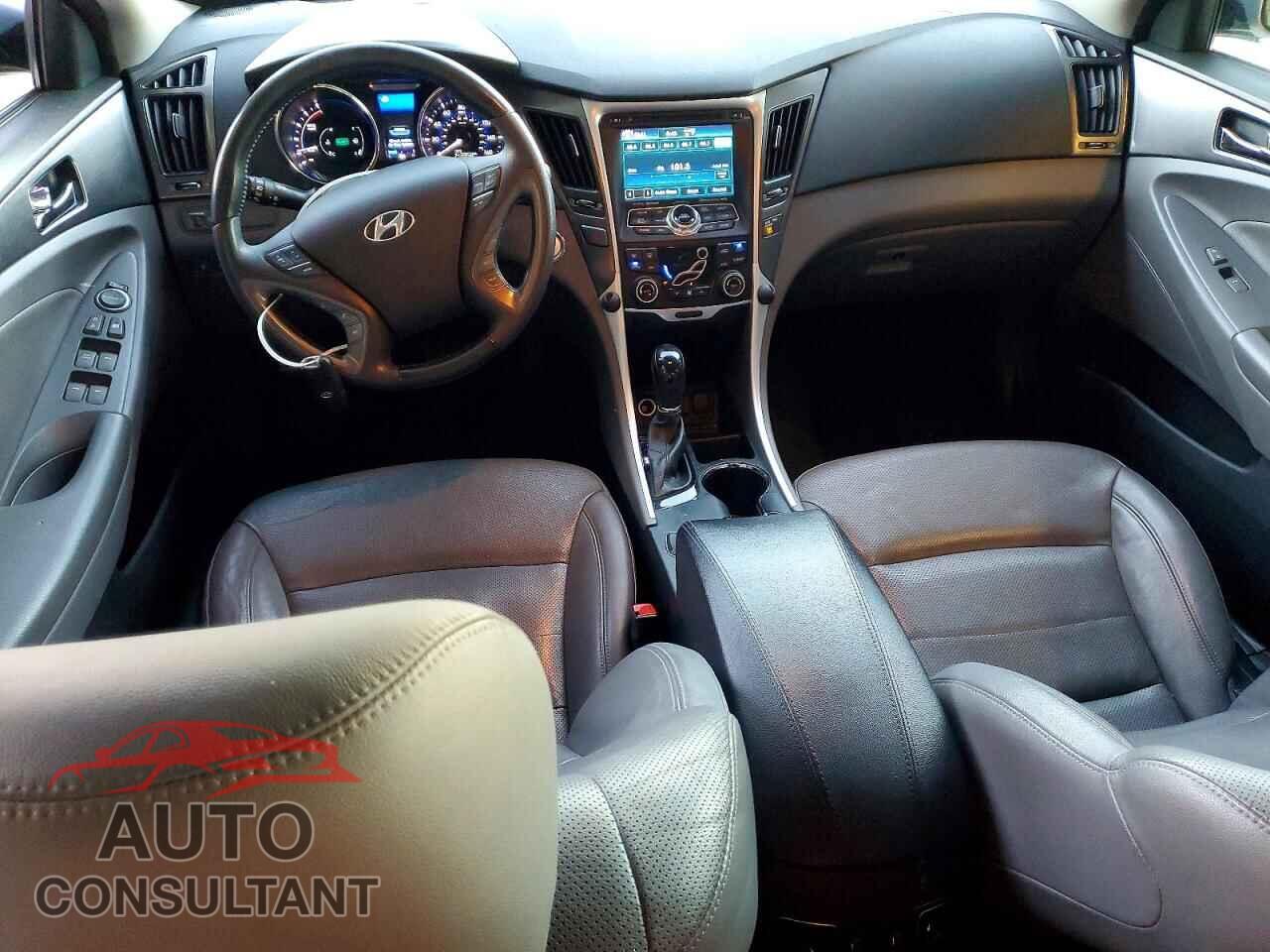 HYUNDAI SONATA 2012 - KMHEC4A45CA044558